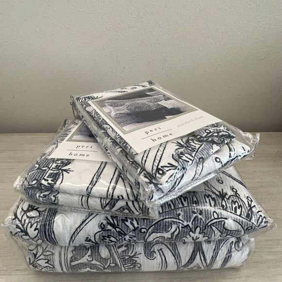 Peri Home Matelasse Medallion Full/Queen Duvet Cover Sham set Dk Blue White - Picture 7 of 12